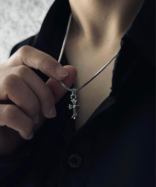 SILVER BULLET(シルバーバレット)の「『SBLT』ユニセックス 925シルバートップ リバーシブル クロスデザイン ネックレス(ネックレス・レディース・ブルー系その他/シルバー系/ホワイト/ホワイト系その他/ピンク/ブラック系その他/ブルー/シルバー/ブラック/ピンク系その他・ONE SIZE)」の9枚目の写真