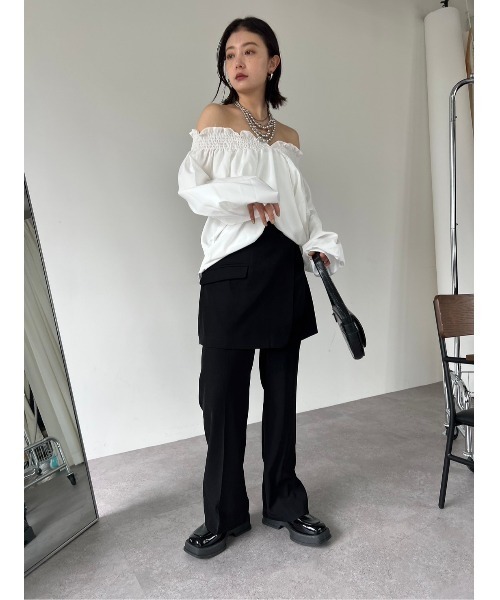 HANNE(アン)の「シャーリングオフショルブラウス(シャツ/ブラウス・レディース・サックスブルー/ホワイト・FREE)」の7枚目の写真