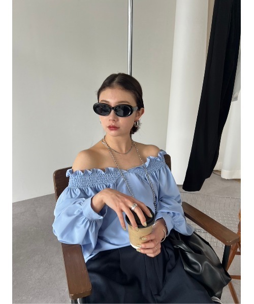 HANNE(アン)の「シャーリングオフショルブラウス(シャツ/ブラウス・レディース・サックスブルー/ホワイト・FREE)」の19枚目の写真