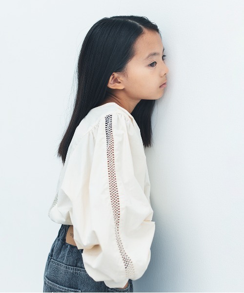 ooju（オージュ）の「【ooju】パフブラウス（シャツ/ブラウス・キッズ・アイボリー/ブラック・1/2/3/4）」の4枚目の写真
