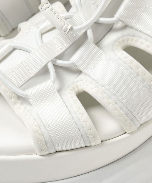 repipi armario（レピピ アルマリオ）の「NEOスピサンダル（サンダル・キッズ・ベージュ/その他/ブラック/ホワイト・LARGE/MEDIUM/SMALL）」の6枚目の写真