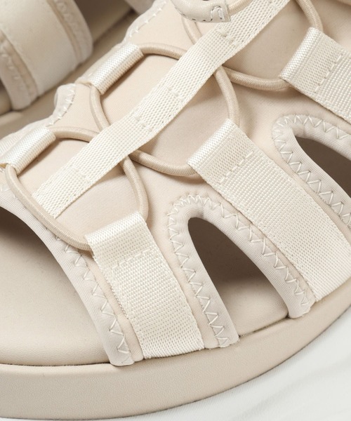 repipi armario（レピピ アルマリオ）の「NEOスピサンダル（サンダル・キッズ・ベージュ/その他/ブラック/ホワイト・LARGE/MEDIUM/SMALL）」の8枚目の写真