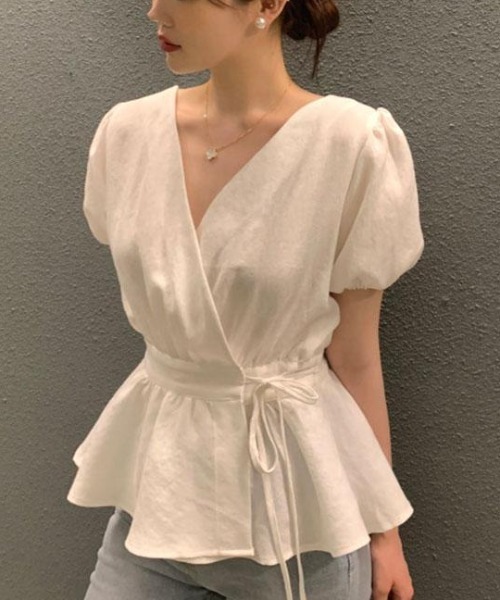 N.s(エヌドットエス)の「カシュクールペプラムブラウス(シャツ/ブラウス・レディース・ブルー/ブラウン/ホワイト/ホワイト系その他/ブラウン系その他・L/M/S/SMALL/MEDIUM/LARGE)」の2枚目の写真