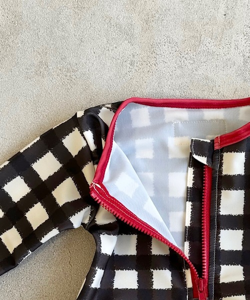 HOGAN RANCH WEAR（ホーガンランチウエア）の「【UVカット】ベビーラッシュガードスーツ（80～90cm）（ラッシュガード・キッズ・ブラック/レッド・FREE）」の6枚目の写真