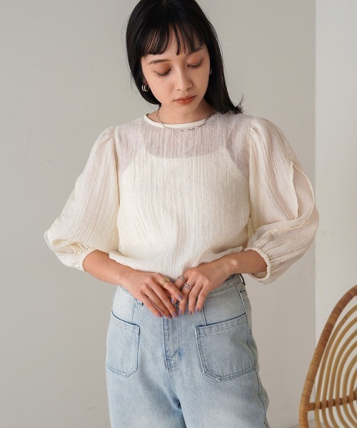 Bab（バブ）の「袖ボリュームシアー使いブラウス（シャツ/ブラウス・レディース・ライトグレー/ホワイト系その他/ベージュ・M）」の4枚目の写真