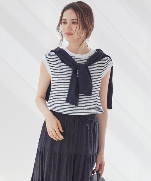 23区（ニジュウサンク）の「【SLOW/一部店舗限定】ランダムリブフライス フレンチスリーブ カットソー（Tシャツ/カットソー・レディース・ベージュ系/ダークブラウン系/ブラック系1/ブラック系/グレー系・38/40）」の3枚目の写真