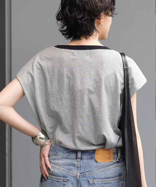 AP STUDIO（エーピーストゥディオ）の「【KURO/クロ】別注パワーショルダーボーダーノースリーブT（Tシャツ/カットソー・レディース・ブラック・FREE）」の10枚目の写真