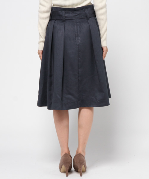 OUVRAGE CLASSE（ウヴラージュクラス）の「フェイクスエードミディＳＫ（スカート・レディース・キャメル/ネイビー・FREE）」の8枚目の写真