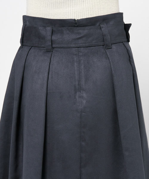 OUVRAGE CLASSE（ウヴラージュクラス）の「フェイクスエードミディＳＫ（スカート・レディース・キャメル/ネイビー・FREE）」の10枚目の写真