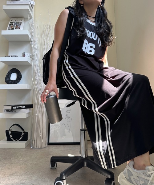 ULEULA（ウルア）の「スポーティラインノースリワンピース（ワンピース・レディース・ブラック・FREE）」の2枚目の写真