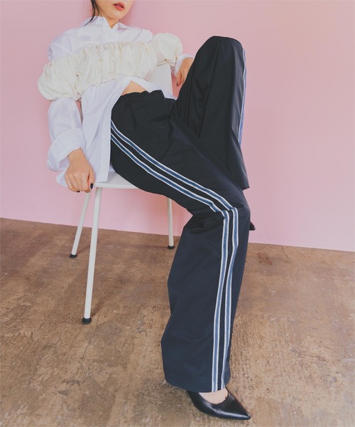 miette（ミエット）の「サイドライントラックパンツ（その他パンツ・レディース・チャコール/ネイビー/カーキ・FREE）」の3枚目の写真