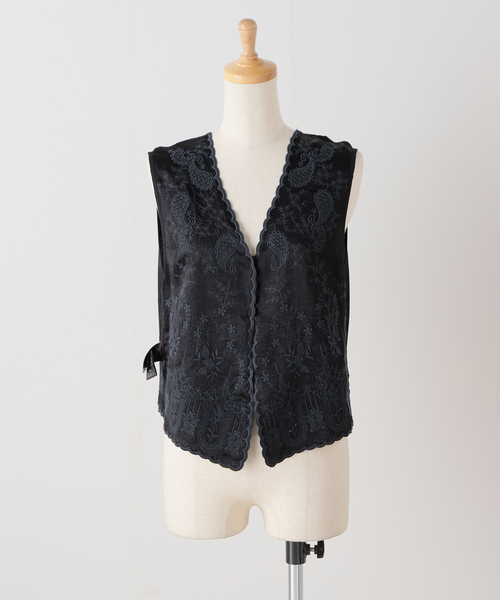 IENA（イエナ）の「スカラップエンブロイダリージレ（ベスト）」 - WEAR