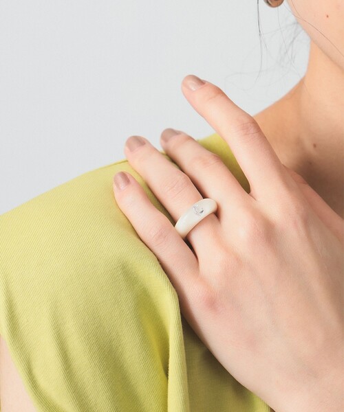 Ray BEAMS（レイビームス）の「キュービックジルコニア レジン リング（リング・レディース・ホワイト/ブラック/その他・ONE SIZE）」の2枚目の写真