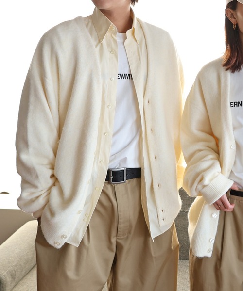 ANME(アンメ)の「モヘアライクVネックニットカーディガン(カーディガン/ボレロ・レディース・オートミール/グリーン/クリーム/チャコールグレー/ブルー・M/L/XL)」の3枚目の写真