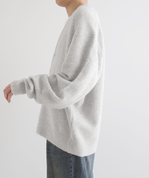 ANME(アンメ)の「モヘアライクVネックニットカーディガン(カーディガン/ボレロ・レディース・オートミール/グリーン/クリーム/チャコールグレー/ブルー・M/L/XL)」の11枚目の写真