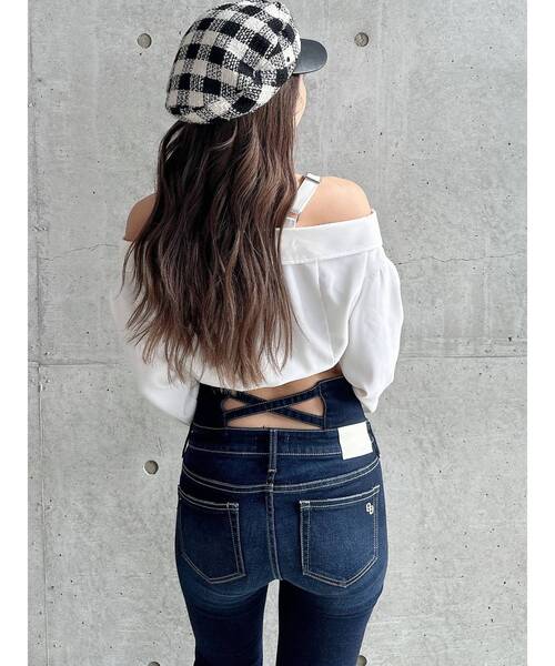 GYDA（ジェイダ）の「Symmetry GYDAオフショルシャツブラウス（シャツ/ブラウス・レディース・ブラック/オフホワイト・FREE）」の5枚目の写真