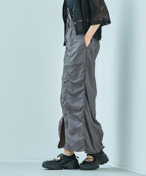 LAKOLE（ラコレ）の「フロントZIPギャザースカート/147679（スカート・レディース・グレー/ブラック/ベージュ・MEDIUM/SMALL）」の7枚目の写真