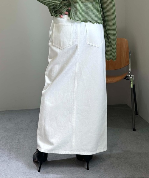 1chaku.（イッチャク）の「デニムロングスカート（デニムスカート・レディース・ホワイト/ネイビー・マルチサイズ）」の4枚目の写真