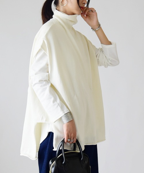 and it_（アンドイット）の「コットンニットタートルワイドベスト（ベスト・レディース・ベージュ/チャコールグレー/ブラック/アイボリー・M-L）」の2枚目の写真