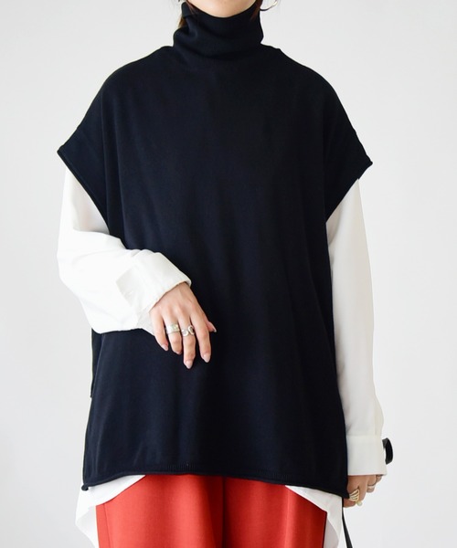 and it_（アンドイット）の「コットンニットタートルワイドベスト（ベスト・レディース・ベージュ/チャコールグレー/ブラック/アイボリー・M-L）」の12枚目の写真