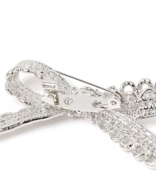 Heather（ヘザー）の「リボンモチーフブローチ　232961（ブローチ/コサージュ・レディース・ゴールド/シルバー・ONE SIZE）」の3枚目の写真