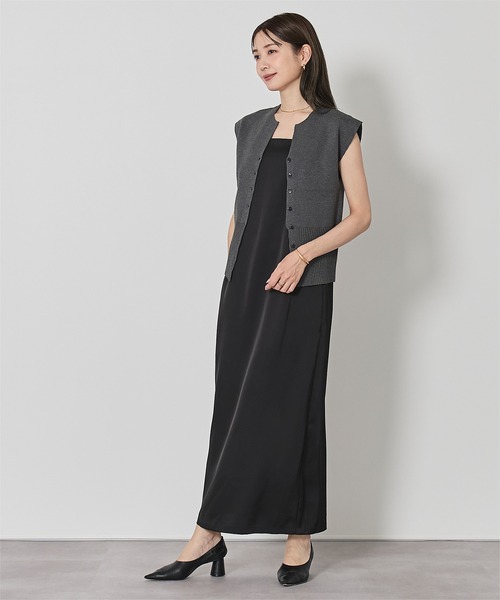 UR'S（ユアーズ）の「サテンキャミソールワンピース（ワンピース・レディース・ネイビー/ブラック/チャコール/ベージュ・M/S/L）」の20枚目の写真