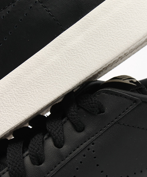 NIKE（ナイキ）の「NIKE(ナイキ) / TENNIS CLASSIC AC(テニス　クラシック) 105-NKE-A/377812（スニーカー・メンズ・ブラック/ホワイト・27/28/26）」の5枚目の写真