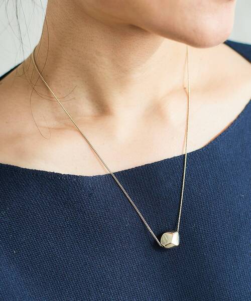 le.coeur blanc（ルクールブラン）の「ニュアンスワントップネックレス（ネックレス・レディース・ゴールド・FREE）」の4枚目の写真
