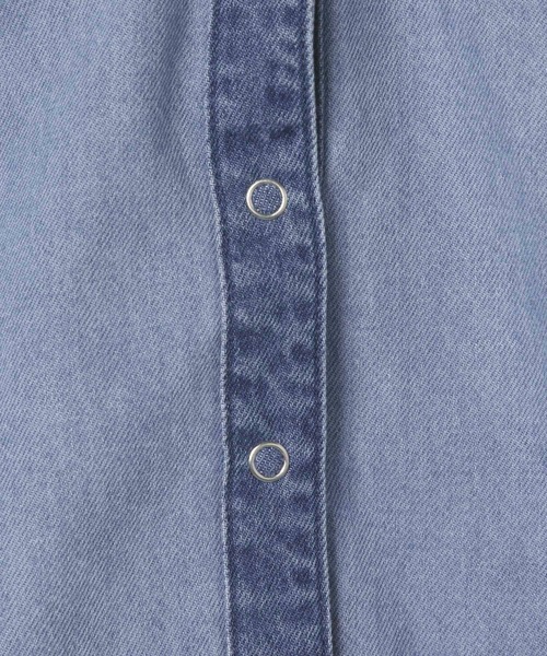 LEPSIM（レプシィム）の「【KIDS】切り替えデニムシャツ　283659（シャツ/ブラウス・キッズ・ブルー・140/120）」の10枚目の写真