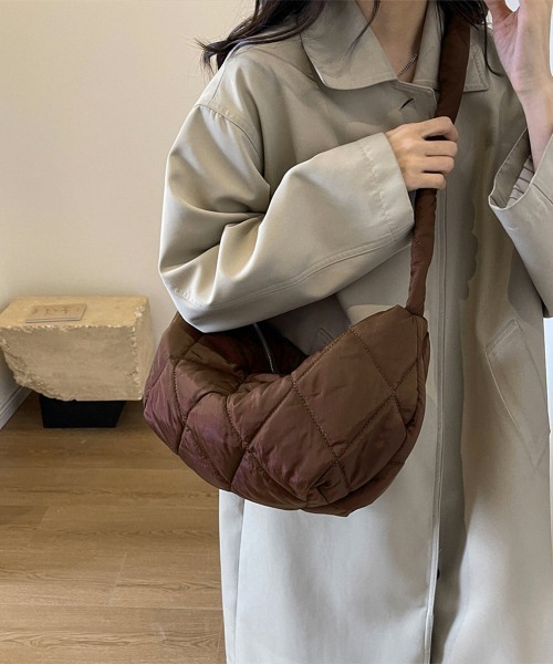 Miniministore(ミニミニストア)の「キルティングショルダーバッグ 斜めがけ鞄(ショルダーバッグ・レディース・ブラック/ブラウン/クリーム/ダークベージュ・FREE)」の2枚目の写真