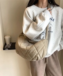 キルティングショルダーバッグ 斜めがけ鞄