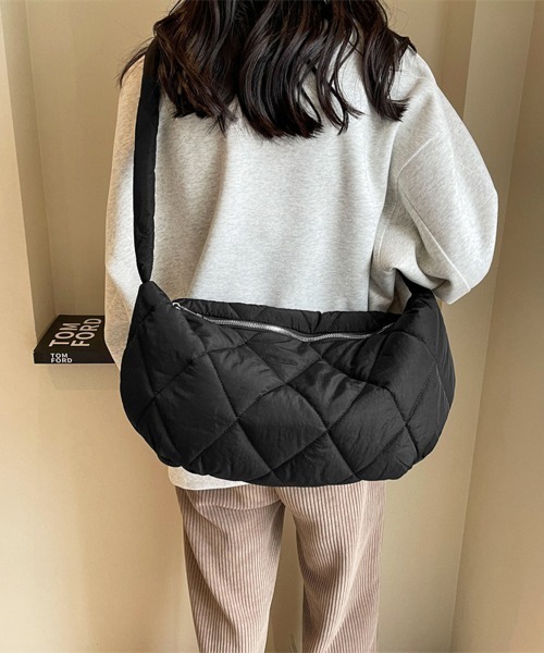 Miniministore(ミニミニストア)の「キルティングショルダーバッグ 斜めがけ鞄(ショルダーバッグ・レディース・ブラック/ブラウン/クリーム/ダークベージュ・FREE)」の6枚目の写真