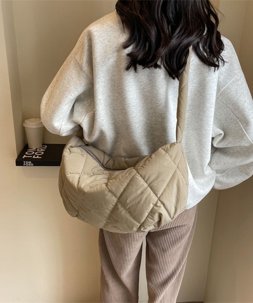 Miniministore(ミニミニストア)の「キルティングショルダーバッグ 斜めがけ鞄(ショルダーバッグ・レディース・ブラック/ブラウン/クリーム/ダークベージュ・FREE)」の9枚目の写真
