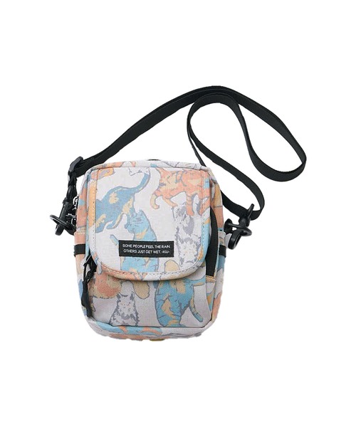 KiU(キウ)の「600D フラップポケットショルダーバッグ(ショルダーバッグ・レディース・アニマル/ブラック/ベージュ系その他/レオパード/ブルー系その他/タイガーカモ/ブルー系その他2/ネイビー系/ダークグリーン系/ベージュ系その他2・FREE)」の3枚目の写真