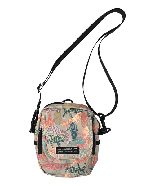 KiU(キウ)の「600D フラップポケットショルダーバッグ(ショルダーバッグ・レディース・アニマル/ブラック/ベージュ系その他/レオパード/ブルー系その他/タイガーカモ/ブルー系その他2/ネイビー系/ダークグリーン系/ベージュ系その他2・FREE)」の15枚目の写真