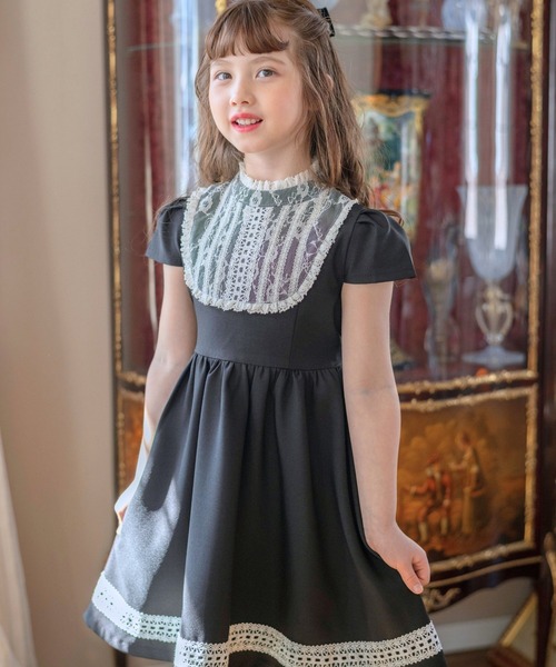 Catherine Cottage(キャサリンコテージ)の「アリス刺繍ボレロマルグレーテワンピーススーツ(スーツセット・キッズ・ブラック・130/120/110)」の19枚目の写真