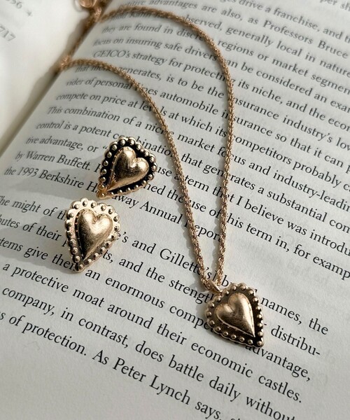 fredy emue(フレディエミュ)の「ヴィンテージ風ぷっくりハートネックレス1(ネックレス・レディース・シルバー/ゴールド・FREE)」の6枚目の写真