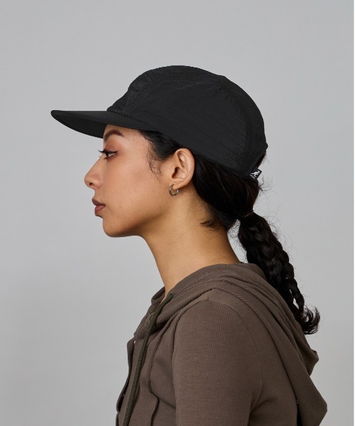 KANGOL（カンゴール）の「KANGOL KANGOL JOCKEY CAP / カンゴール（キャップ・レディース・グレー/ブルー/ブラック・ONE SIZE）」の6枚目の写真