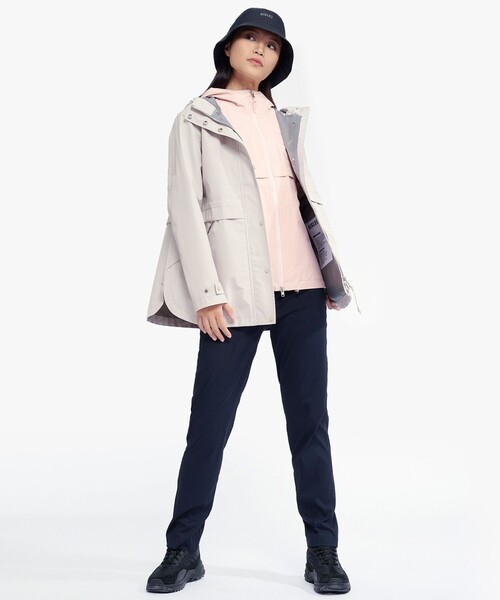 AIGLE（エーグル）の「防水 防風 透湿 GORE-TEX ゴアテックス フィッシュテールフーデッドジャケット RP（マウンテンパーカー・レディース・ブラック/ホワイト/グレー・40/34/36/38）」の5枚目の写真