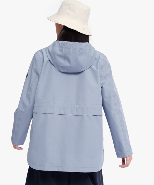 AIGLE（エーグル）の「防水 防風 透湿 GORE-TEX ゴアテックス フィッシュテールフーデッドジャケット RP（マウンテンパーカー・レディース・ブラック/ホワイト/グレー・40/34/36/38）」の11枚目の写真