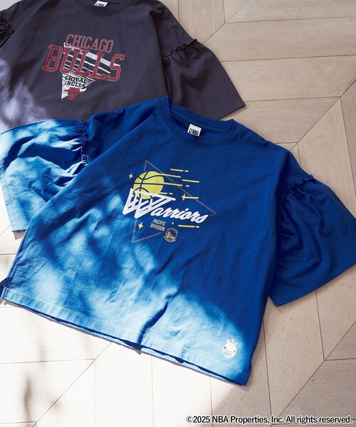 coen(コーエン)の「NBA別注 フレアスリーブロゴプリントTシャツ(Tシャツ/カットソー・レディース・オフホワイト/ライトグレー/ダークグレー/コバルトブルー・M/L)」の4枚目の写真