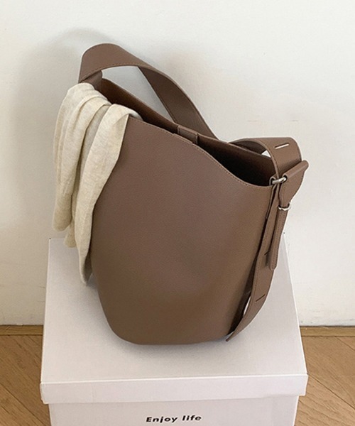 Doux Belle（ドゥーベル）の「ショルダーバッグ（ショルダーバッグ・レディース・ブラウン/オフホワイト/ライトブラウン/ブラック・FREE）」の7枚目の写真