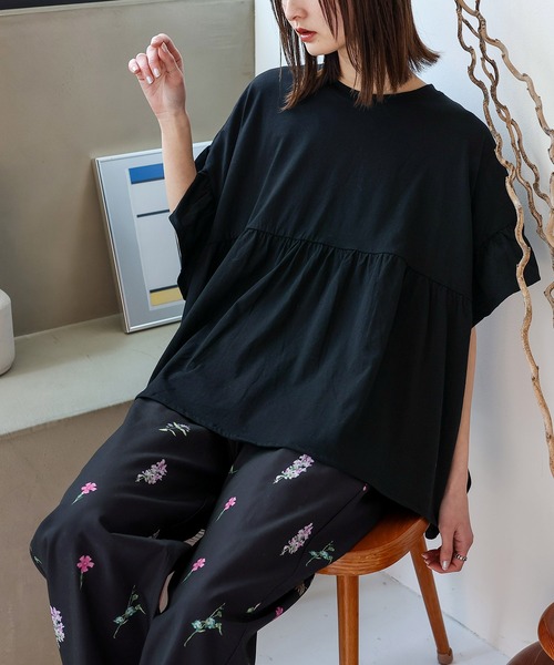 VitaFelice(ヴィータフェリーチェ)の「フリル袖ペプラムトップス フリルTシャツ カットソー(Tシャツ/カットソー・レディース・コーラルピンク/チャコール/アイボリー/ブラック・FREE)」の14枚目の写真
