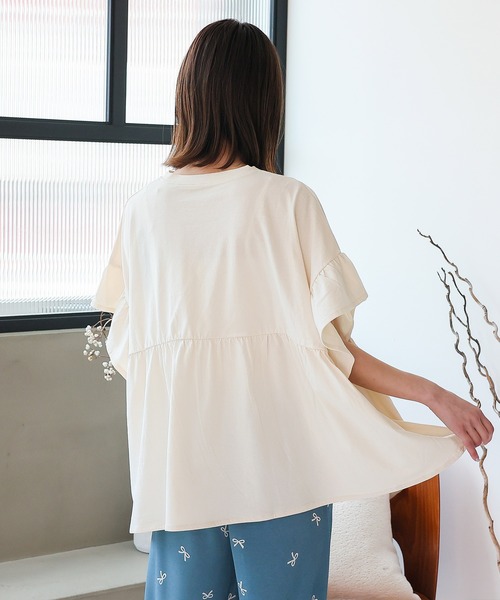 VitaFelice(ヴィータフェリーチェ)の「フリル袖ペプラムトップス フリルTシャツ カットソー(Tシャツ/カットソー・レディース・コーラルピンク/チャコール/アイボリー/ブラック・FREE)」の10枚目の写真