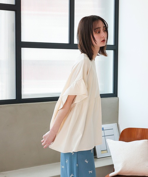 VitaFelice(ヴィータフェリーチェ)の「フリル袖ペプラムトップス フリルTシャツ カットソー(Tシャツ/カットソー・レディース・コーラルピンク/チャコール/アイボリー/ブラック・FREE)」の11枚目の写真