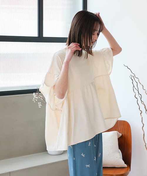 VitaFelice(ヴィータフェリーチェ)の「フリル袖ペプラムトップス フリルTシャツ カットソー(Tシャツ/カットソー・レディース・コーラルピンク/チャコール/アイボリー/ブラック・FREE)」の8枚目の写真