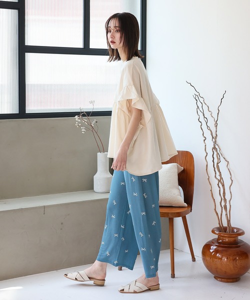 VitaFelice(ヴィータフェリーチェ)の「フリル袖ペプラムトップス フリルTシャツ カットソー(Tシャツ/カットソー・レディース・コーラルピンク/チャコール/アイボリー/ブラック・FREE)」の20枚目の写真