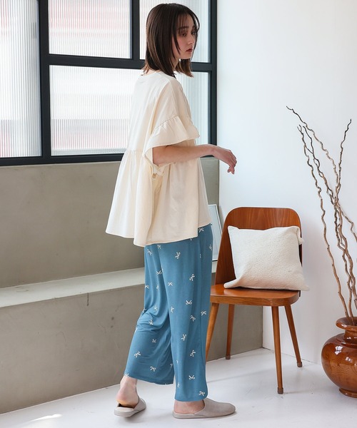 VitaFelice(ヴィータフェリーチェ)の「フリル袖ペプラムトップス フリルTシャツ カットソー(Tシャツ/カットソー・レディース・コーラルピンク/チャコール/アイボリー/ブラック・FREE)」の22枚目の写真