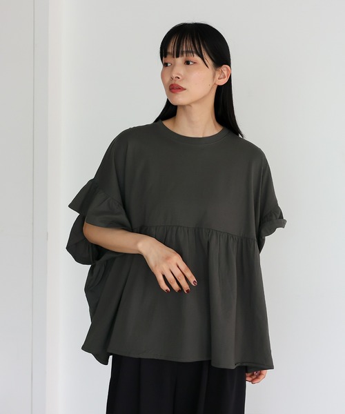 VitaFelice(ヴィータフェリーチェ)の「フリル袖ペプラムトップス フリルTシャツ カットソー(Tシャツ/カットソー・レディース・コーラルピンク/チャコール/アイボリー/ブラック・FREE)」の15枚目の写真