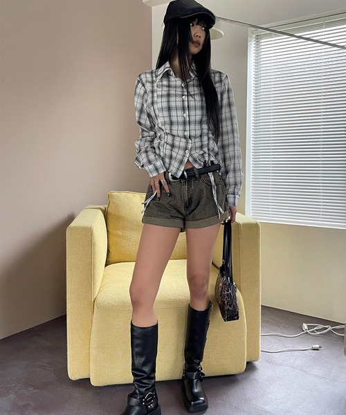 VQ(ブイキュー)の「【腰回りがコンパクトに◎】Vintage Processing denim shorts / ビンテージ加工 ロールアップ デニムショートパンツ (ベルト付き)y2k ギャル(デニムパンツ・レディース・グレー/ブルー・SMALL/MEDIUM/LARGE)」の9枚目の写真